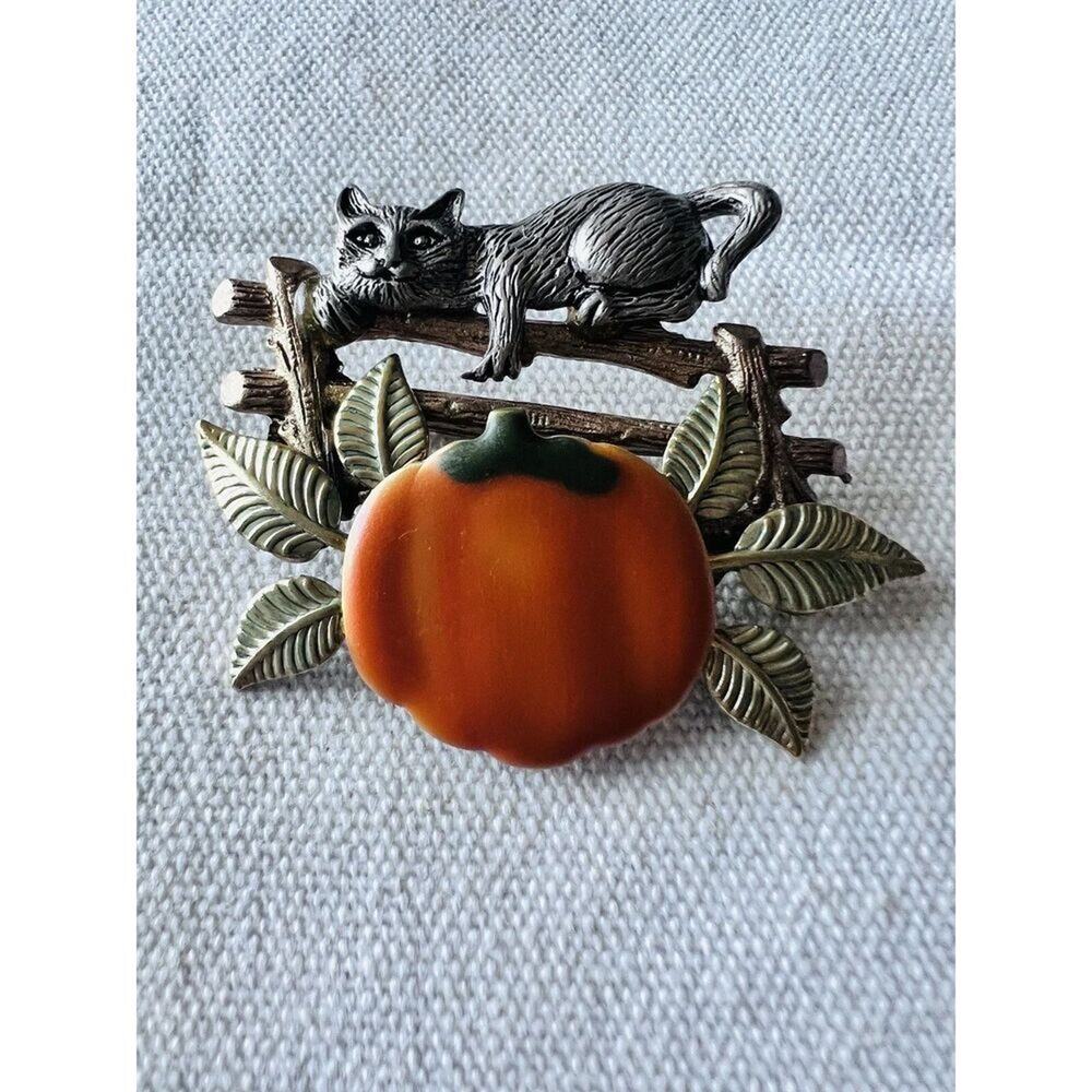 3-D cat On a fence Fall leaves and a Pumpkin Vintage Brooch